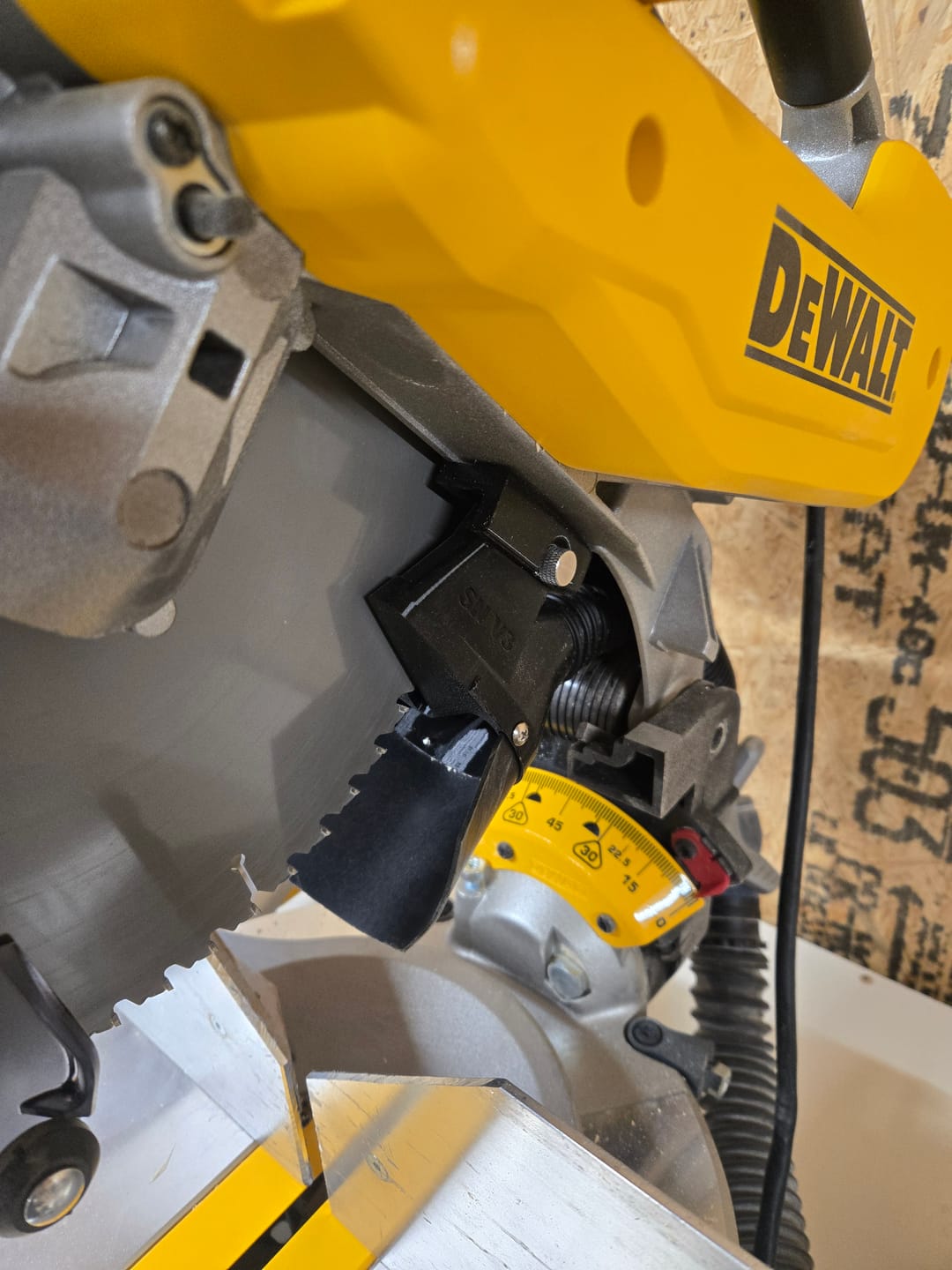 Customer photo review of Dewalt DW715/716 12" Non-Sliding Miter Saw Dust Collection