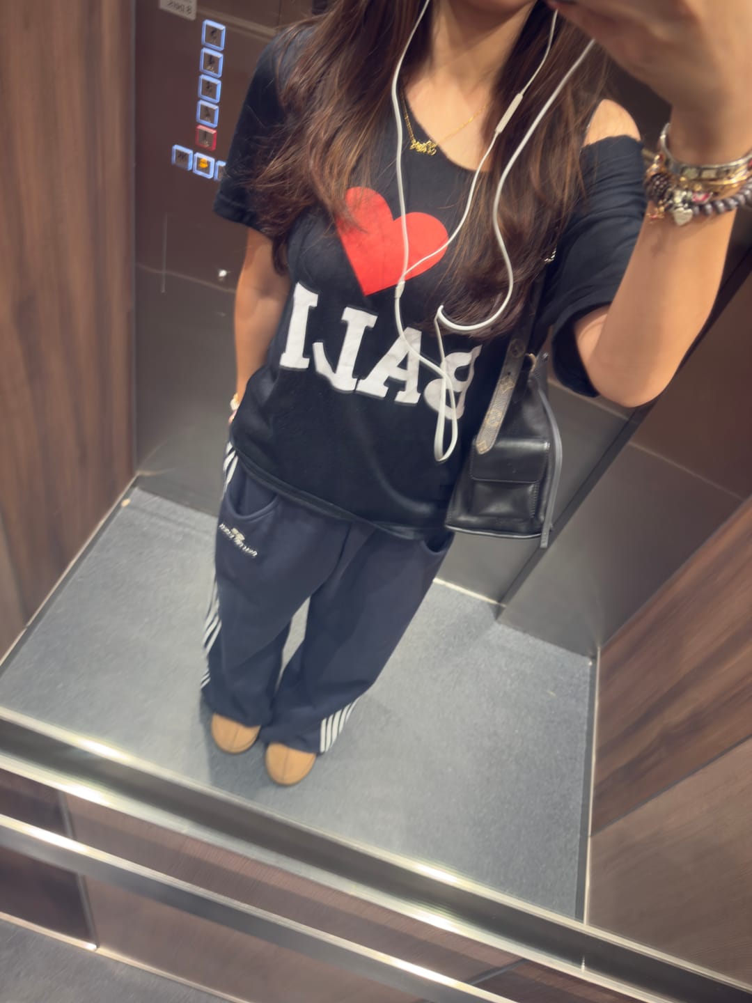 Customer photo review of Aelfric Eden Double Waist Baggy Sweatpants