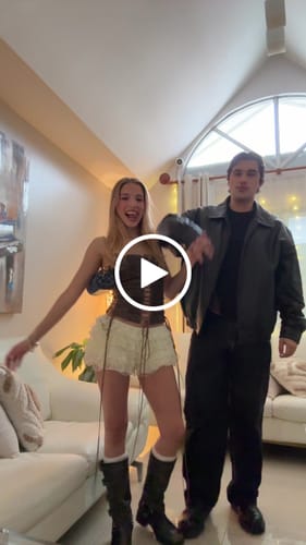Customer video review of TAMY BEIGE SHORTS