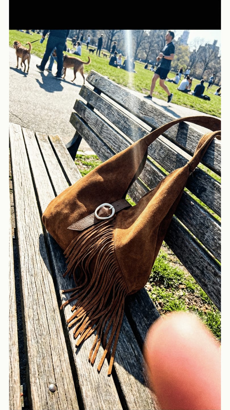 Customer photo review of Aria Fringe | Yavrulu Püsküllü Süet Çanta
