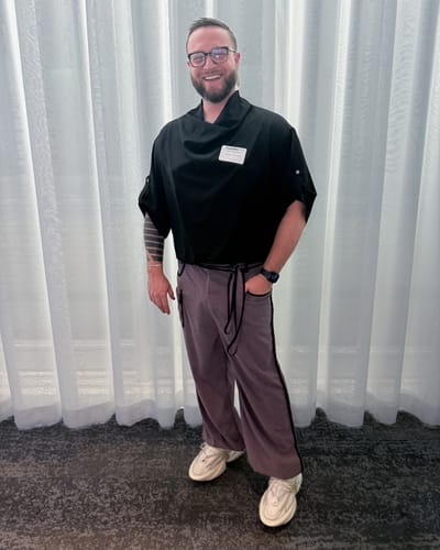 Customer photo review of Men's Color Block Piped Cuffed Pant SKUL35093