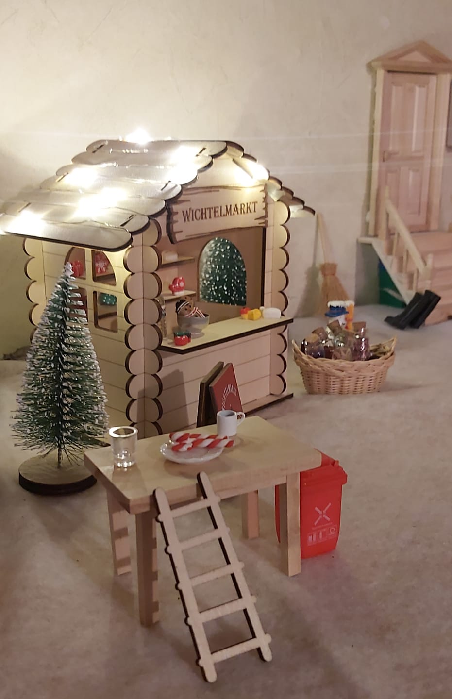 Customer photo review of Wichtel Weihnachtsmarkt – Bastelset für deinen magischen Mini-Markt