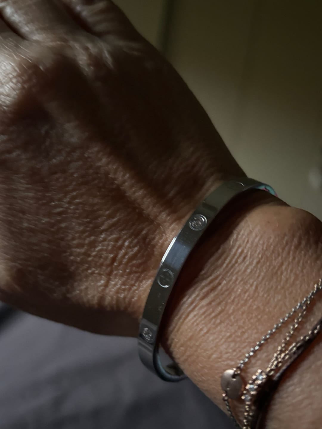 Customer photo review of Bracciale Rigido con Zirconi – Oro Giallo, Oro Rosa o Oro Bianco