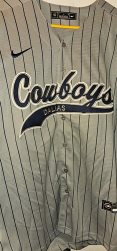Customer photo review of Men's Dallas Cowboys Gray Game Player Jersey1