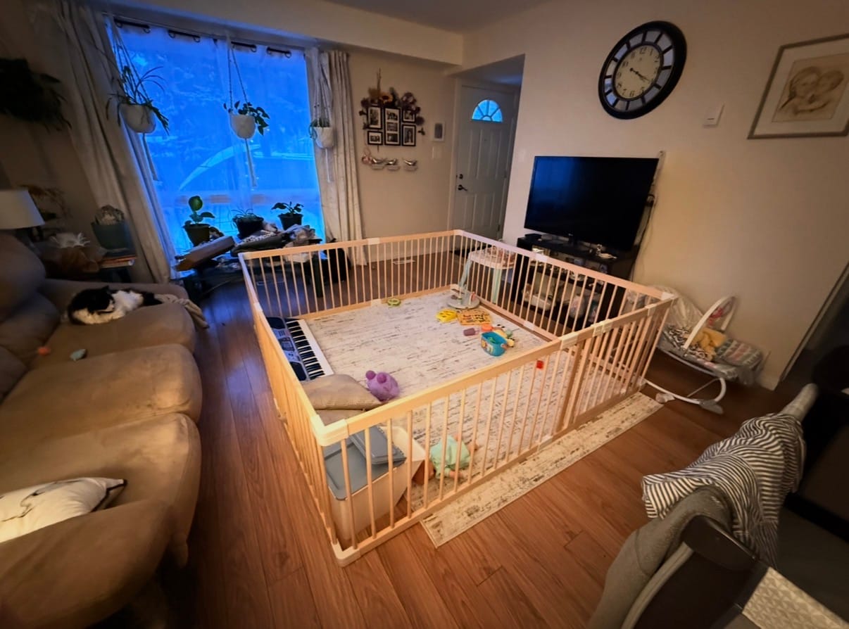 Customer photo review of HARPPA Grovi | Baby Gate Playpen & Fence for Babies and Toddlers