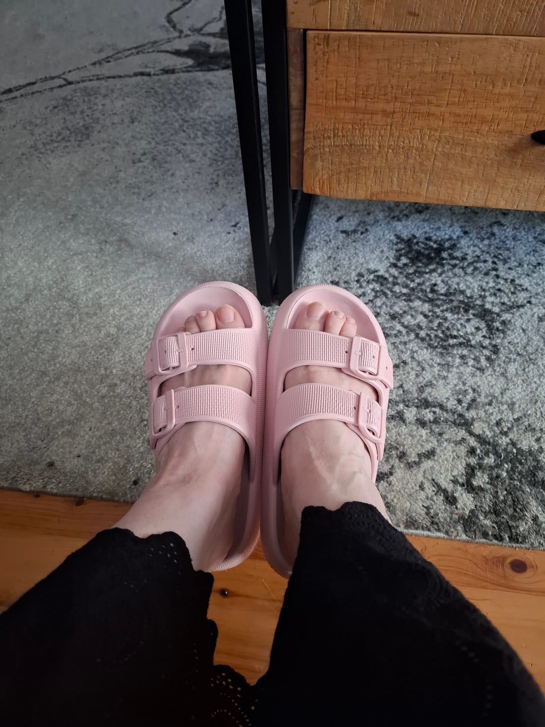 Customer photo review of The Snuggi Sandals