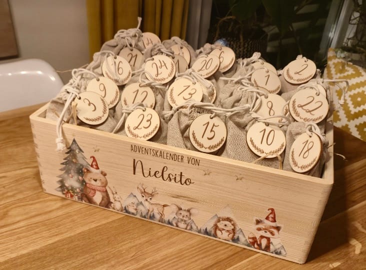 Customer photo review of Adventskiste zum befüllen "Bär und Weihnachtsbaum" personalisiert