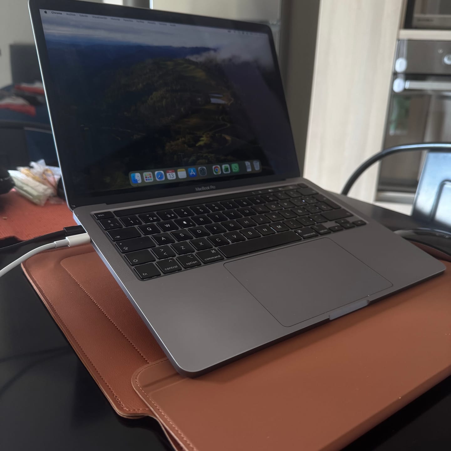 Customer photo review of Funda Notebook Smart Workstation