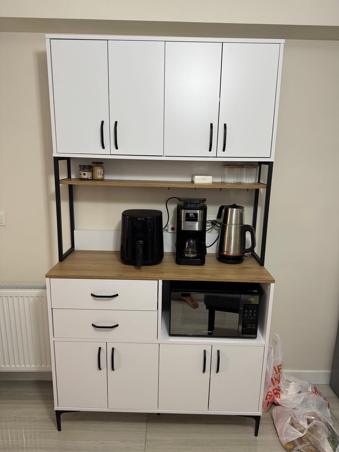 Customer photo review of Rani JE209 Çok Amaçlı Dolap 8 Kapaklı 2 Çekmeceli Raflı Kiler Mutfak Dolabı Beyaz - Sepet Ceviz