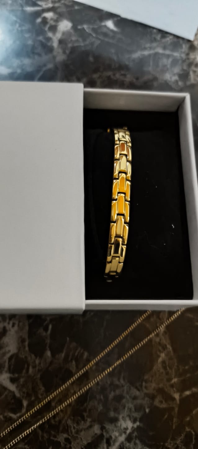 Customer photo review of Rectangular Rhythm Link Bracelet
