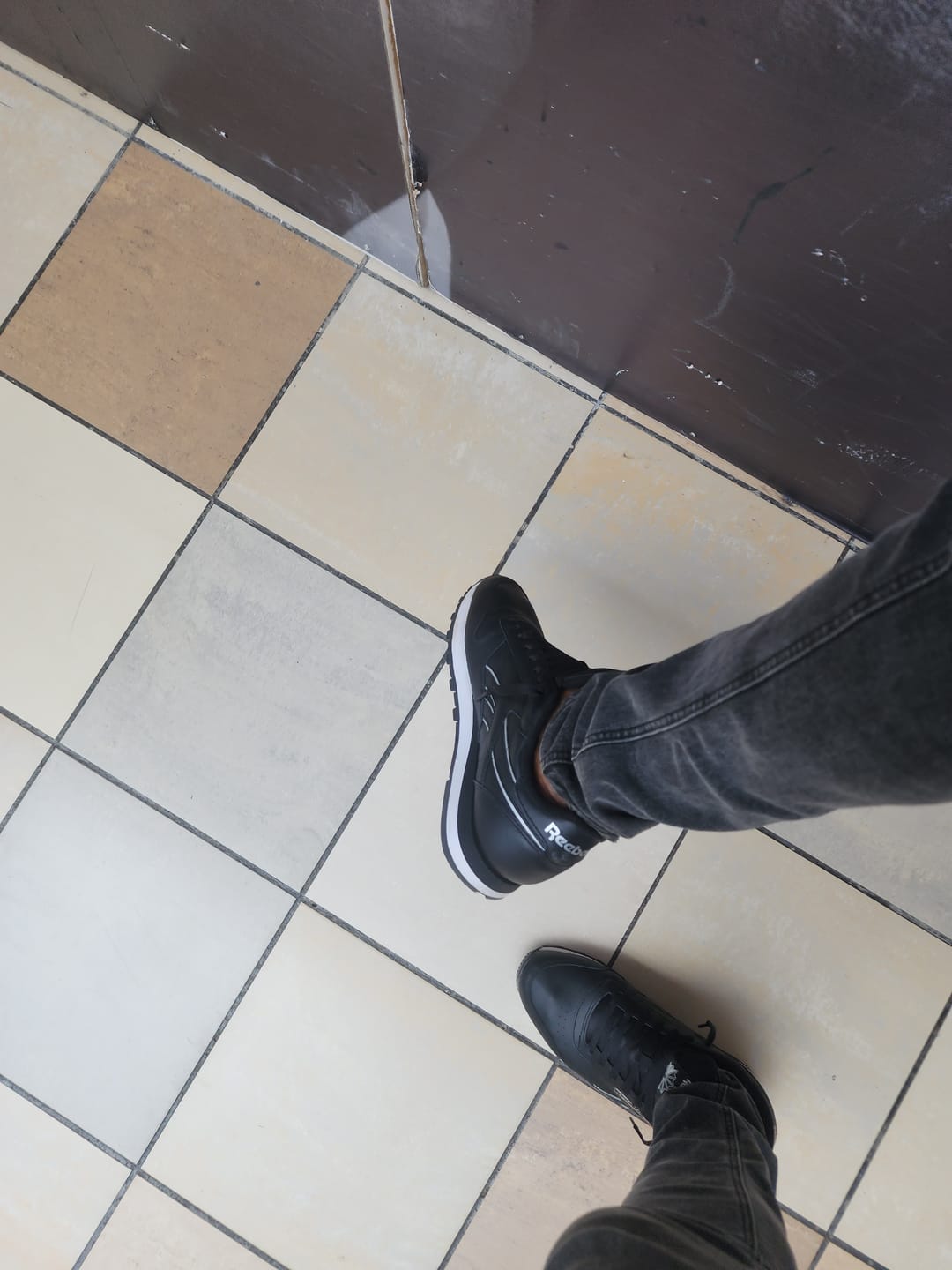 Customer photo review of Zapatilla Reebok Cl Leather Hombre Negro