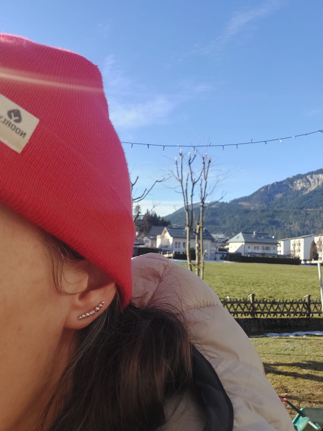 Customer photo review of Geburtsstein Ear Climber