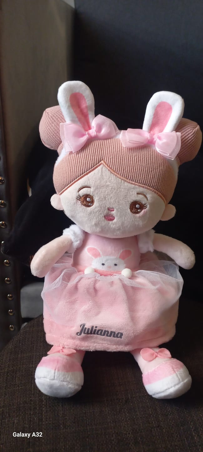 Customer photo review of Personnalisée Poupée en Peluche avec Yeux Ouverts en Costume de Lapin