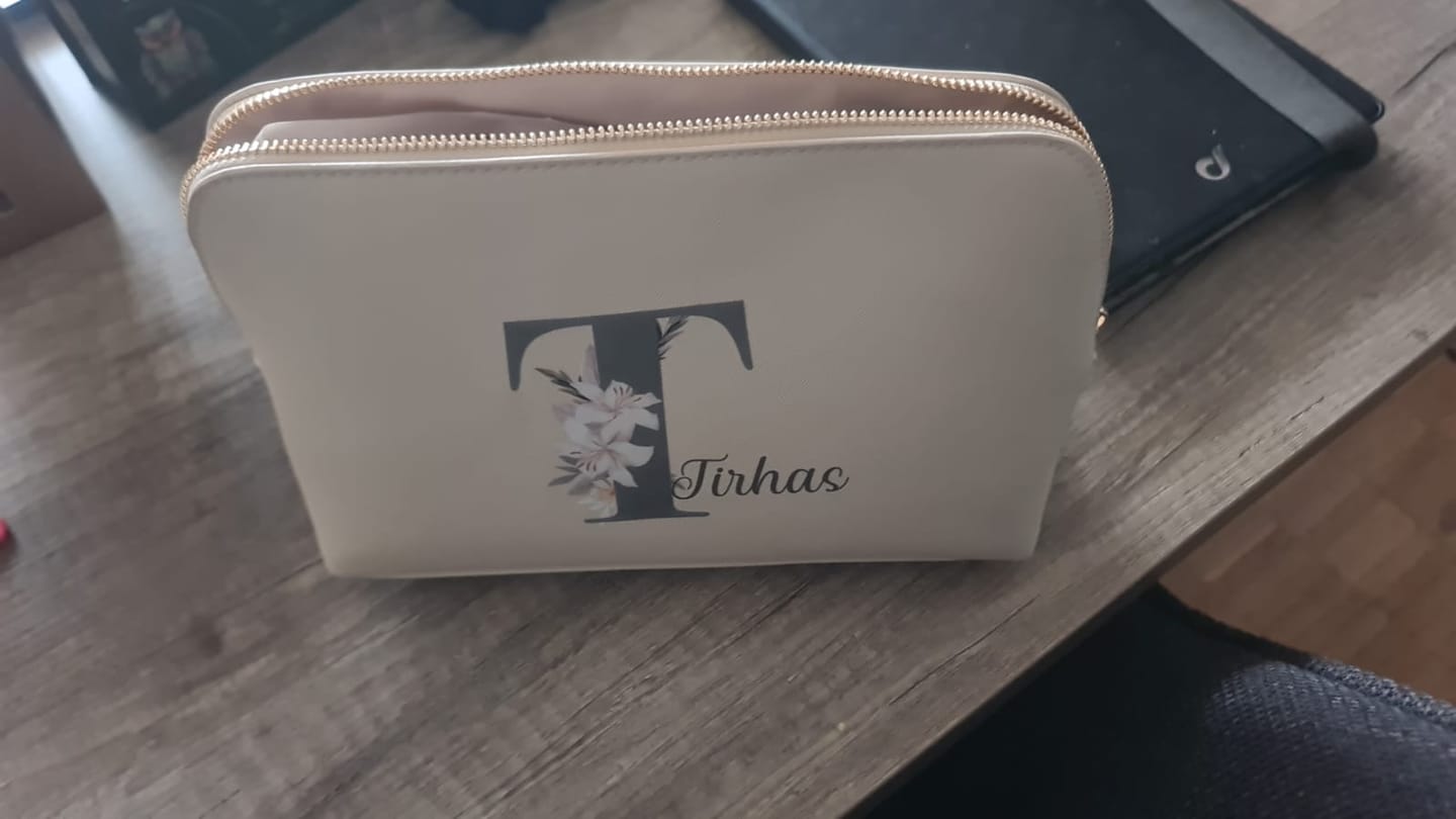 Customer photo review of Deine Initiale - Individuelle PU Kosmetiktasche