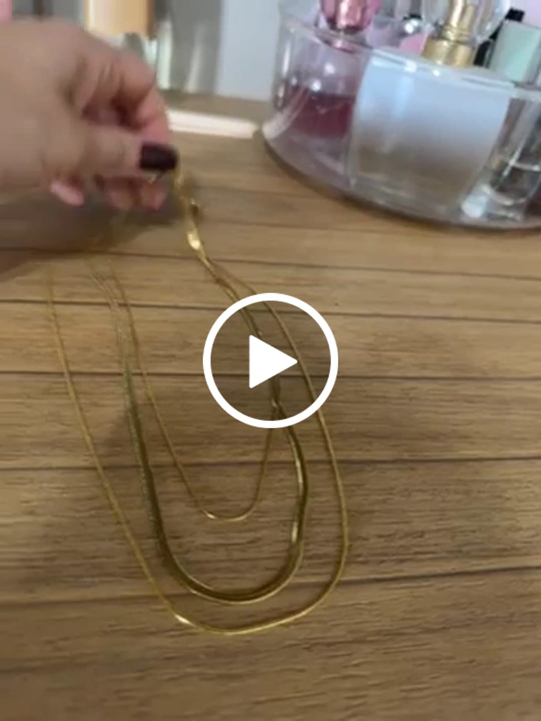 Customer video review of Colar Celina Trio Camadas Malha Banhado em Ouro 18K
