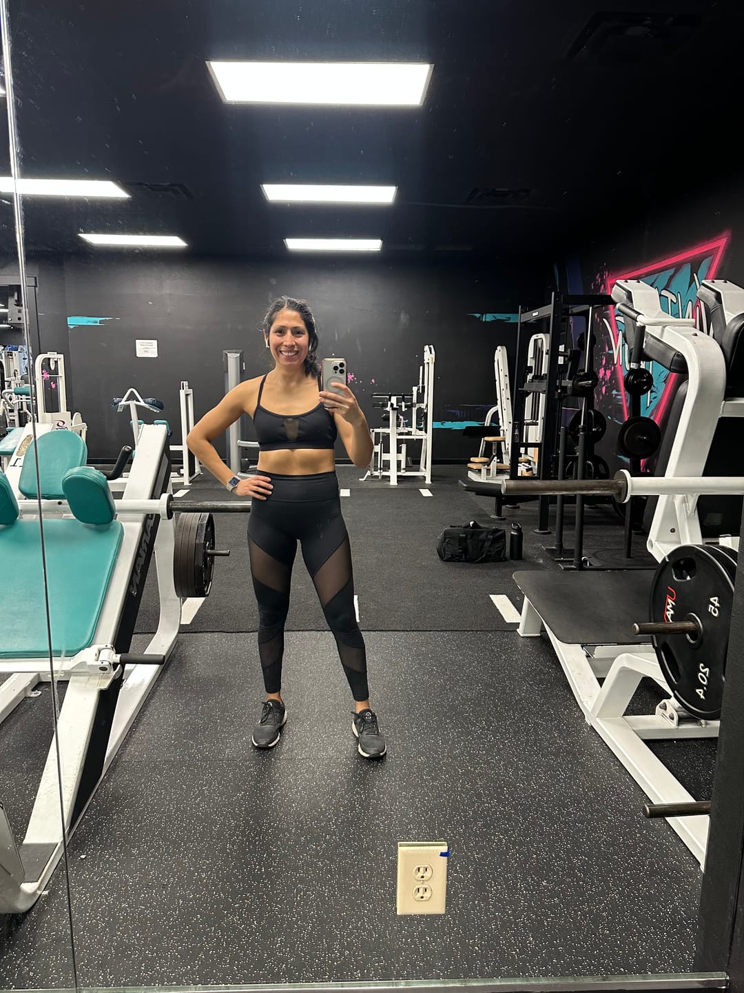 Customer photo review of ESSENCE Performance Mesh Wrapped Legging