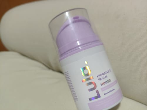 Customer photo review of Hidratante facial de noche con Ceramidas