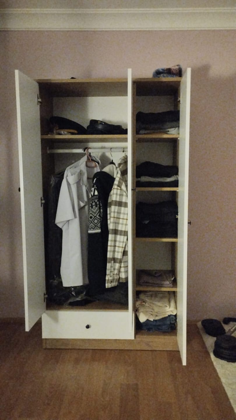 Customer photo review of Rani BA117 Gardırop Elbise Dolabı 3 Kapaklı 1 Çekmeceli 6 Raflı 1 Askılı Sepet Ceviz - Beyaz