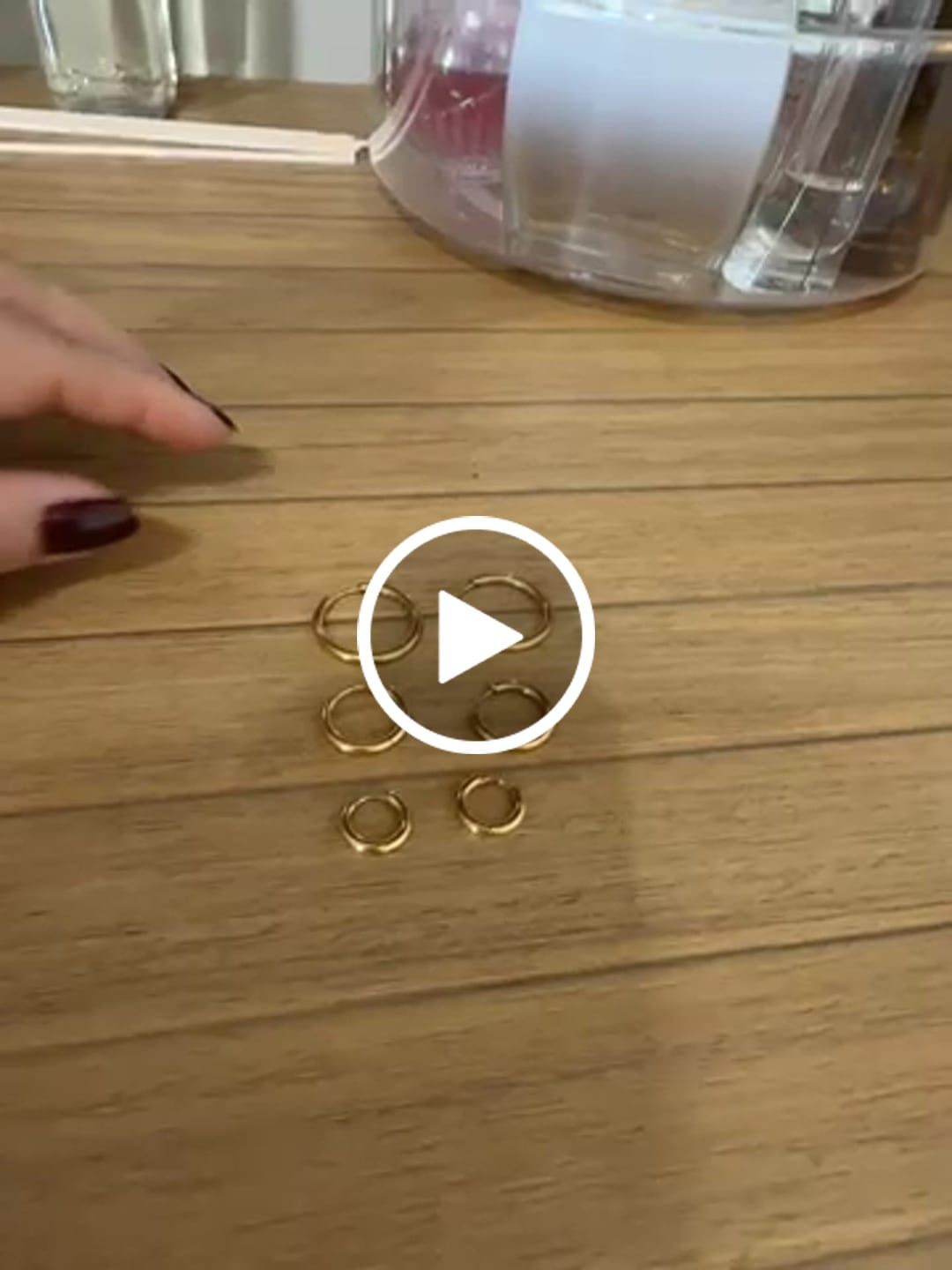 Customer video review of Brinco Trio de Argolas Banhado em Ouro 18K
