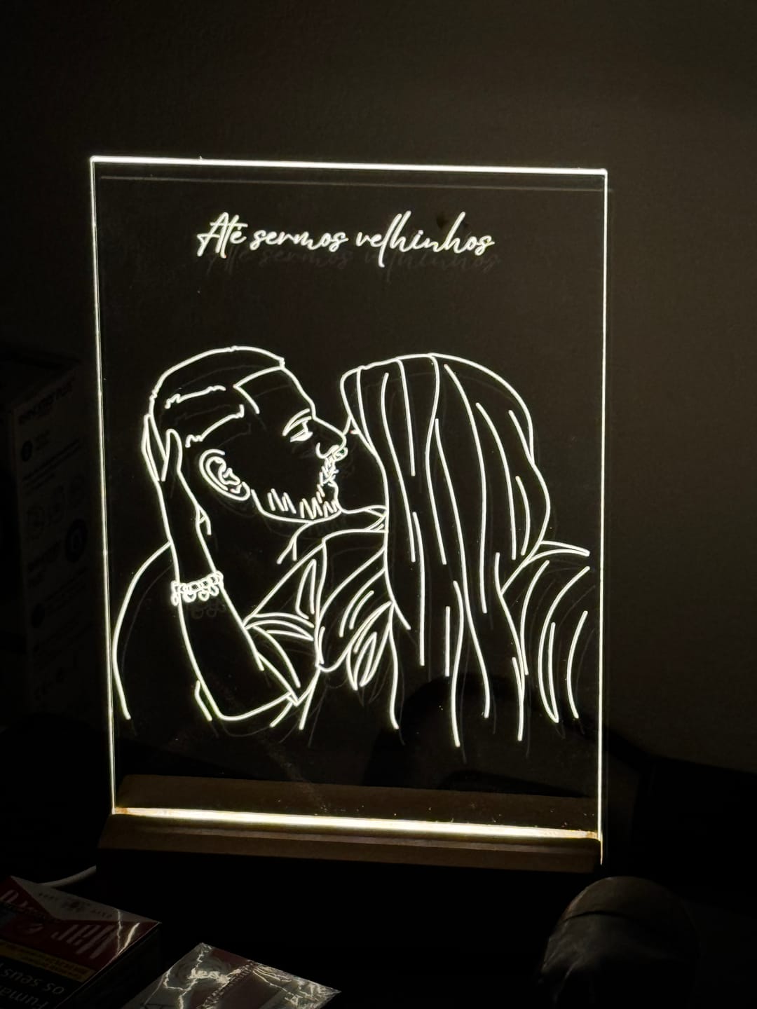 Customer photo review of Placa Retrato Line Art Personalizado