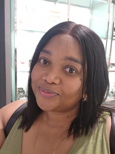 Customer photo review of Mabontle 10 inch 5x5 Vietnamese SDD Bone Straight Wig
