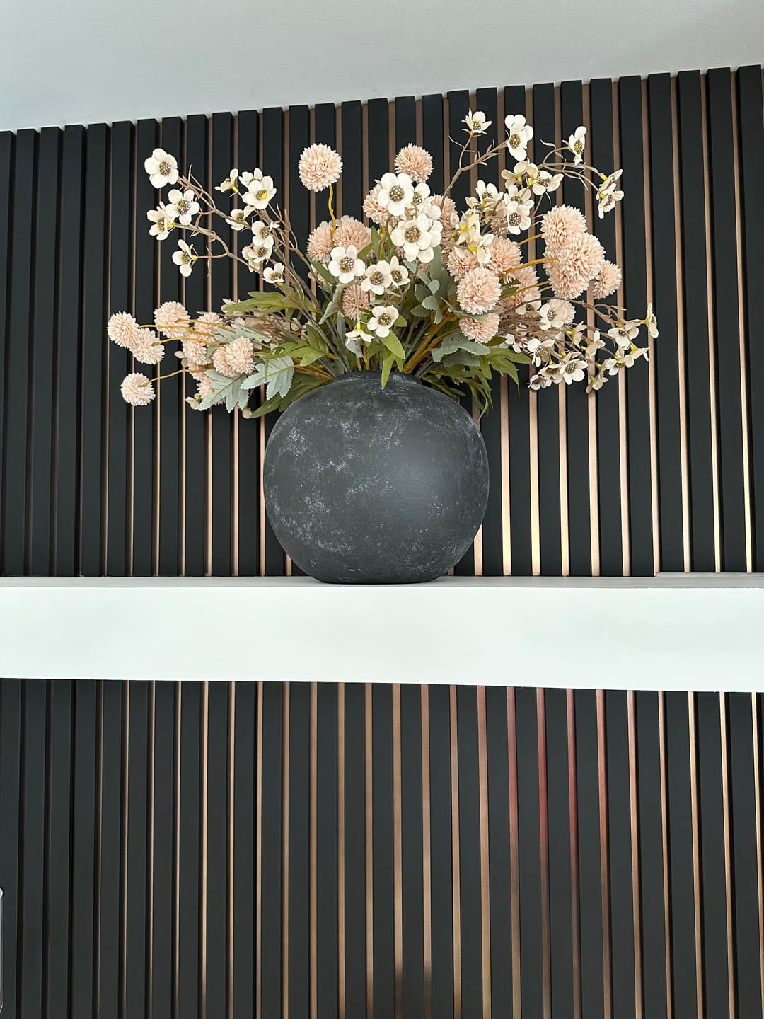 Customer photo review of Terra vase - Noir