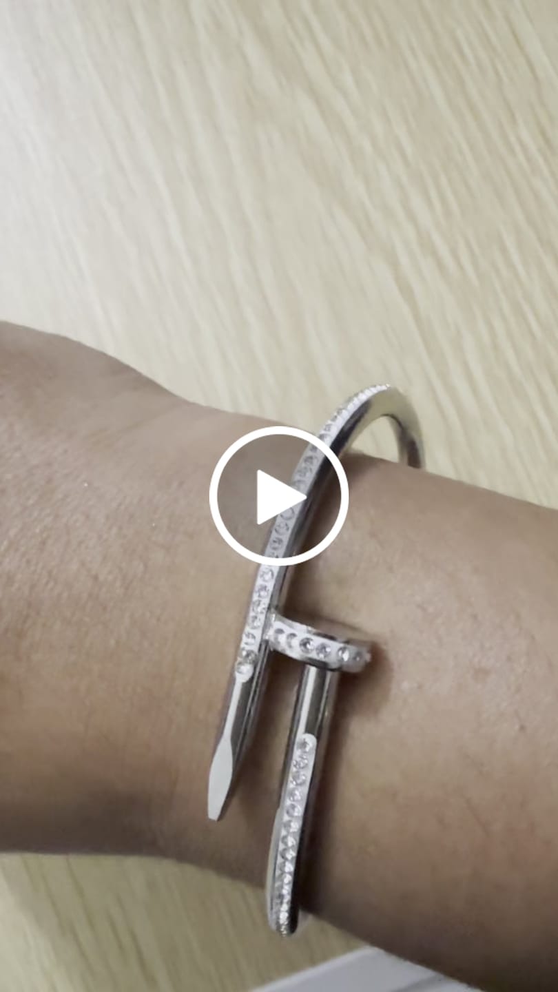 Customer video review of Brazalete Cartier full crystal