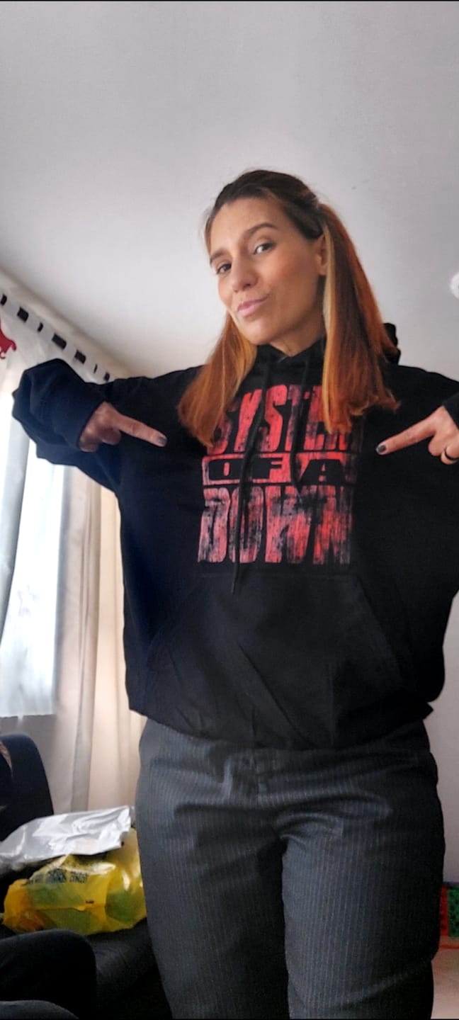 Customer photo review of Buzo Capota System Of A Down Red Efecto