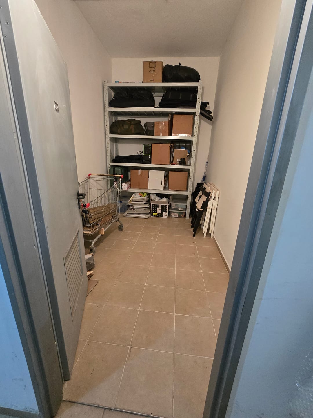 Customer photo review of מדפים מודולריים למחסן כוננית מתכת מודולרית 300/60/200 עומס מדף 200 ק"ג