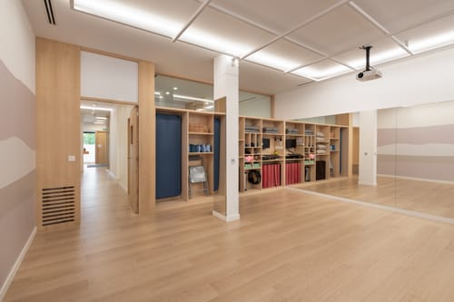 Customer photo review of Expositor Reseñas Google NFC y QR