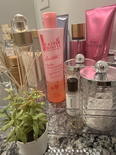 Customer photo review of Fair and White So White Brightening Body Oil with Sweet Almond Oil 250 ml / 8.4 fl oz