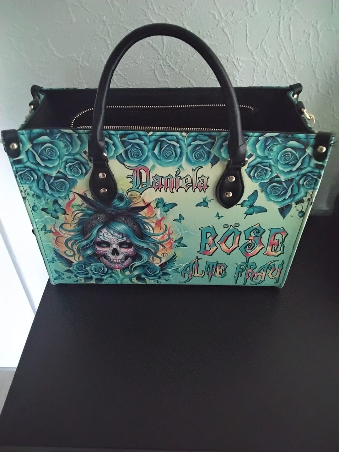 Customer photo review of BÖSE ALTE FRAU LEDERHANDTASCHE  - TLTR2003254