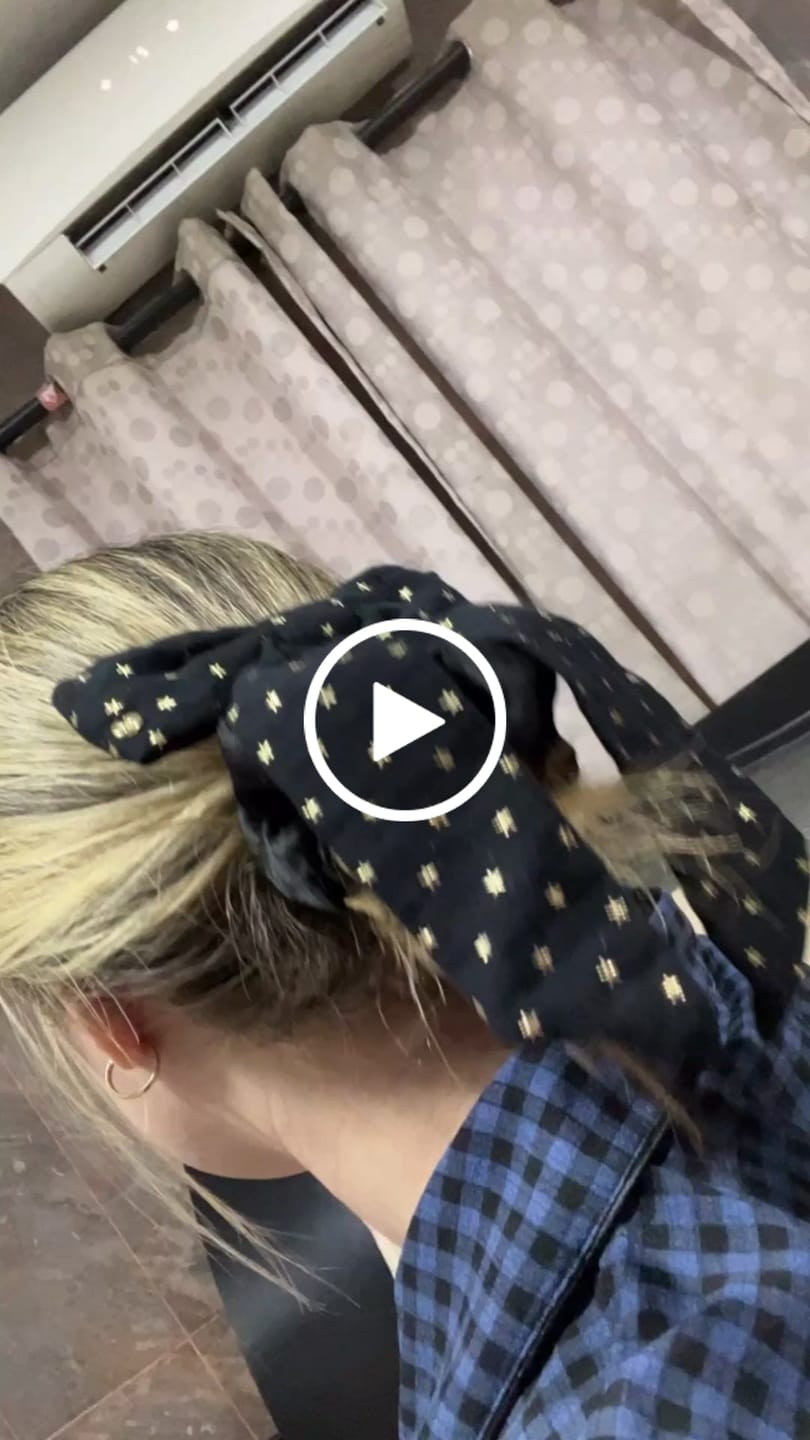 Customer video review of Moño - Large velvet Bows