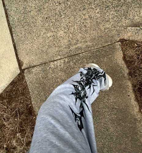 Customer photo review of 'THORNS' SWEATS