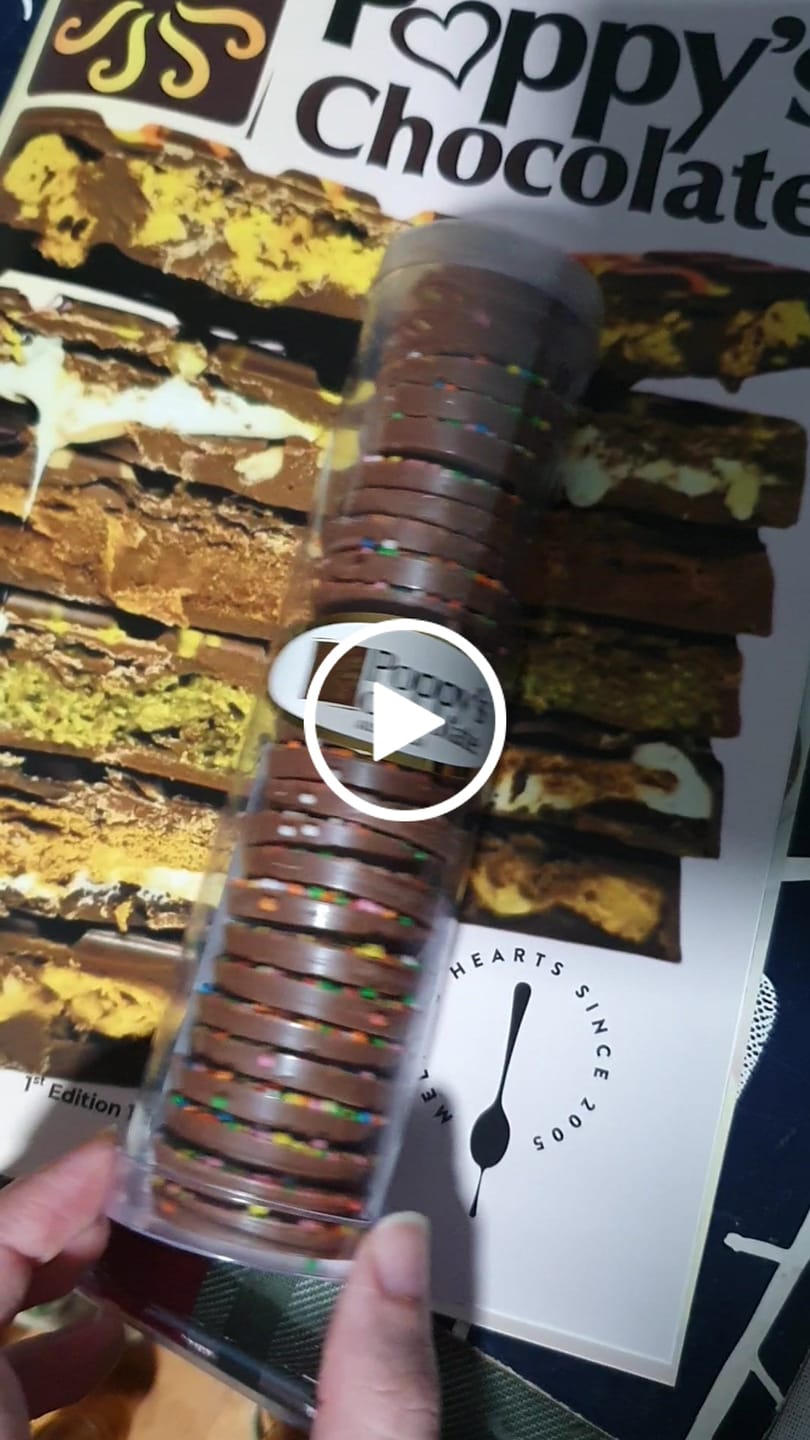 Customer video review of Sprinkles Milk Chocolate Regular size 27/cylinder