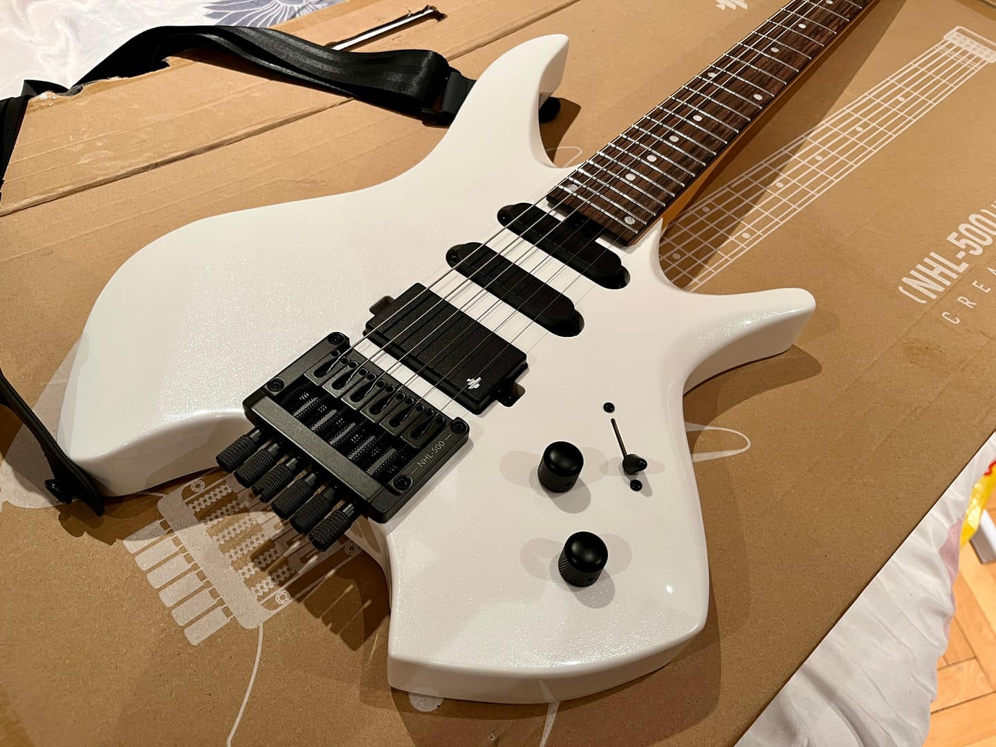 Customer photo review of Donner NHL-500 Headless Electric Guitar