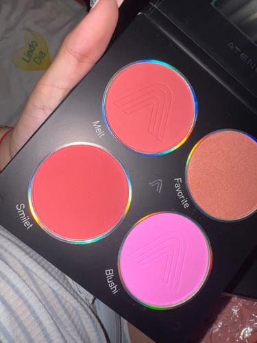 Customer photo review of PALETA DE RUBORES GLAMBLACK