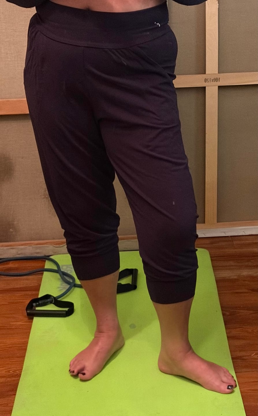 Customer photo review of Slouchy Capri Pants