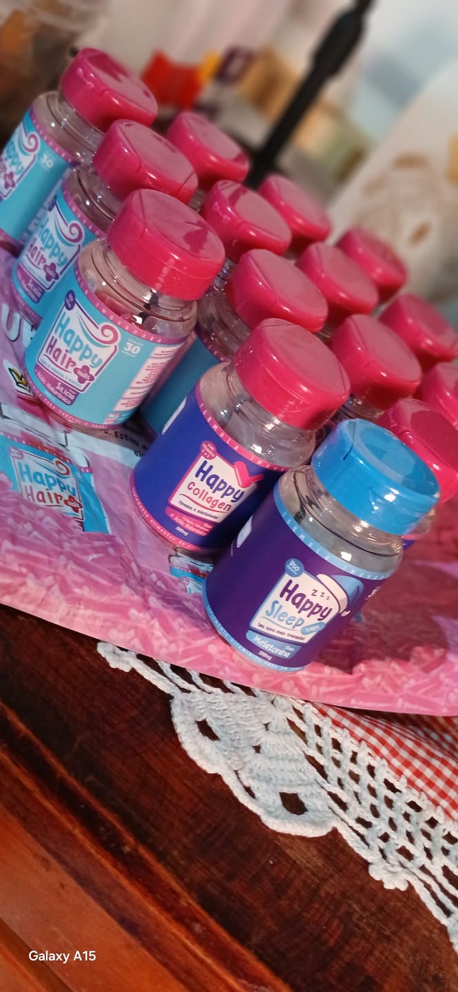 Customer photo review of Happy Hair 6 Potes + 6 Potes Grátis + 2 Colágenos + 1 Melatonina (Total 15 Potes)