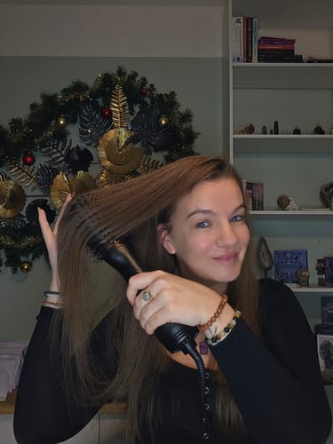 Fotorecensie van een klant over DuoStyle Fohnborstel Titanium 2 in 1 - Drogen en Stylen Tegelijk - Airstyler Warmteborstel