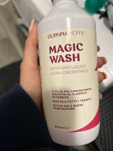 Customer photo review of Magic Wash - Il Detersivo Professionale per un Bucato Perfetto