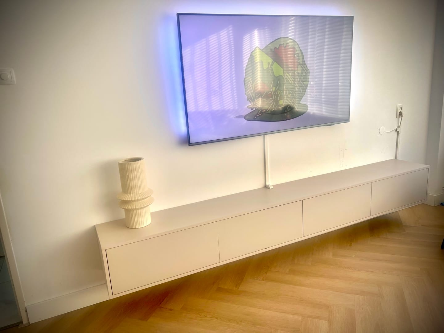 Customer photo review of Madera TV-Meubel zwevend beige 280 cm