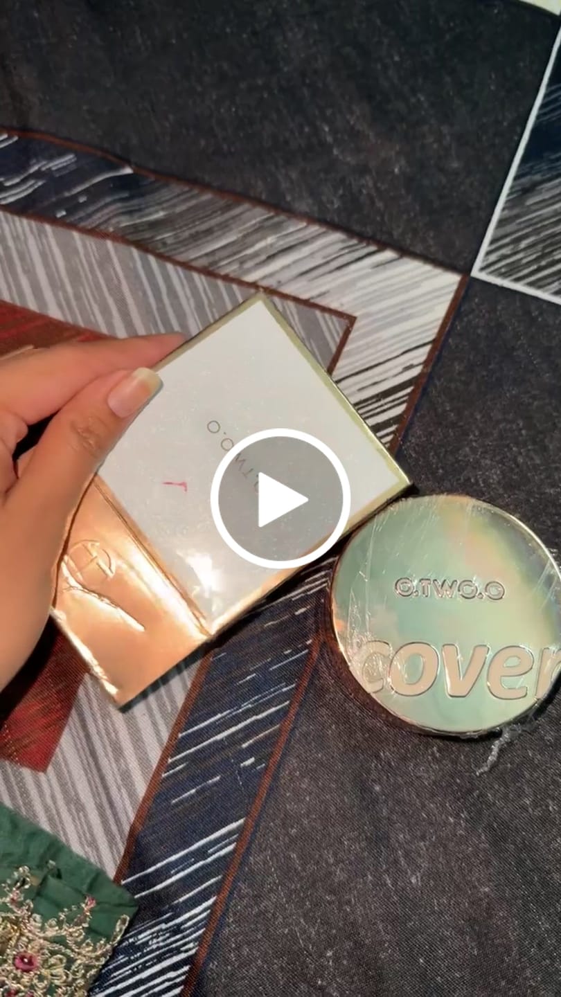 Customer video review of O.TWO.O ALL DAY SOFT FOCUS POWDER AND CUSHION CREAM