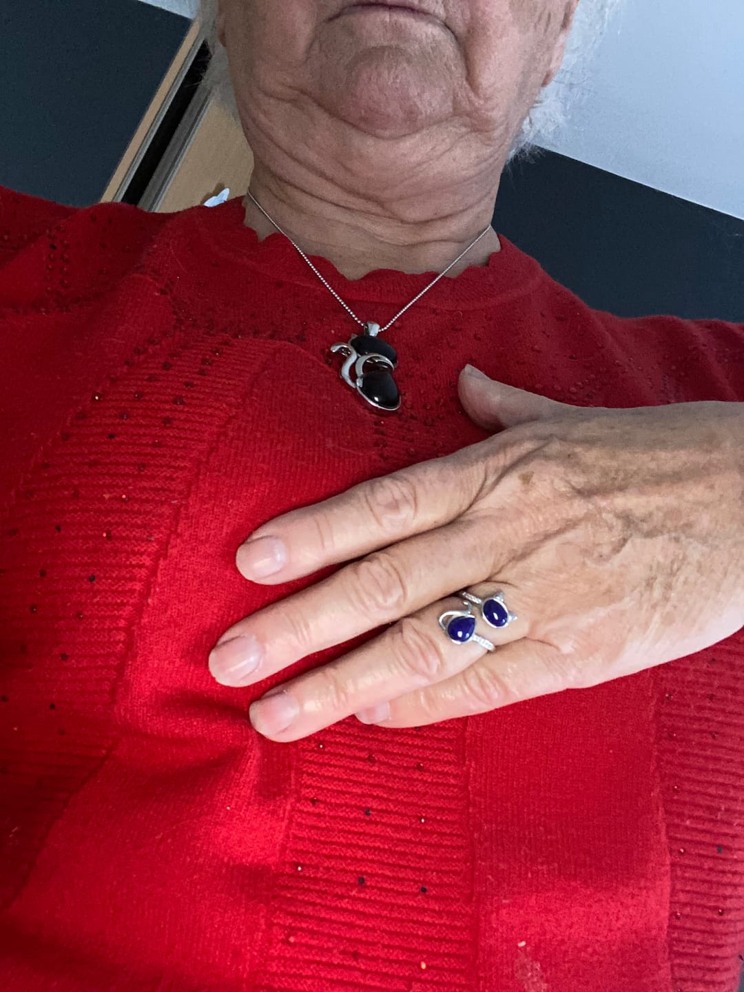 Customer photo review of Bague Ajustable "Chat" en Lapis Lazuli