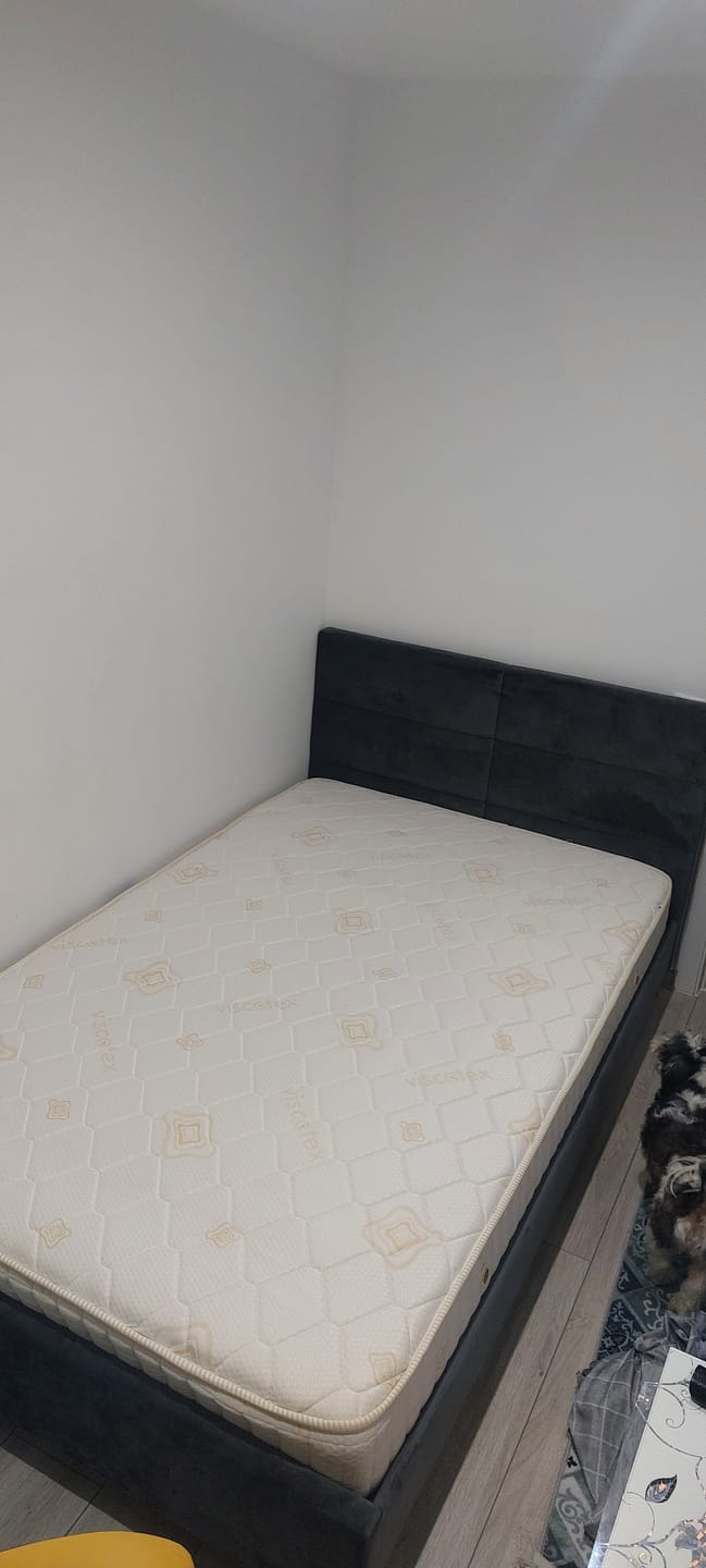 Customer photo review of Pat SIERRA 120x200, stofa catifelata gri - Tap. 150, somiera inclusa