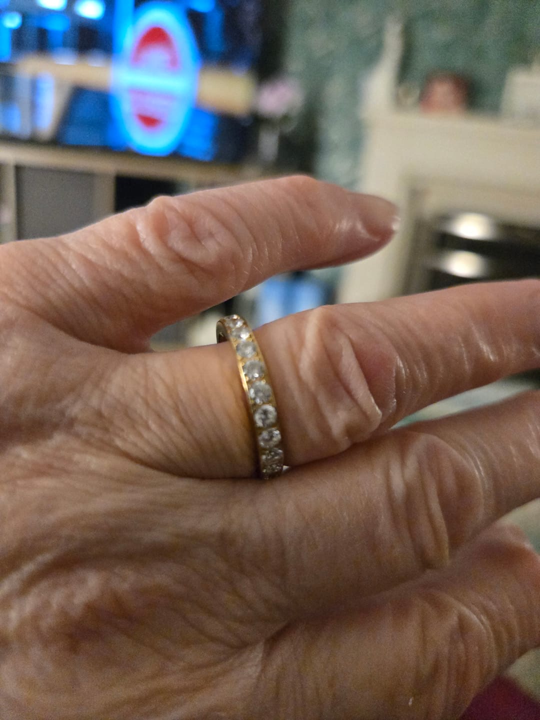 Customer photo review of Gold 3mm Full Glitz Ring