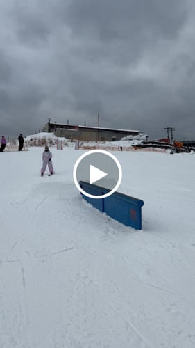 Customer video review of Women's Pink Gradient Side-Zip Vent Fully Sealed Insulated Snow Anorak