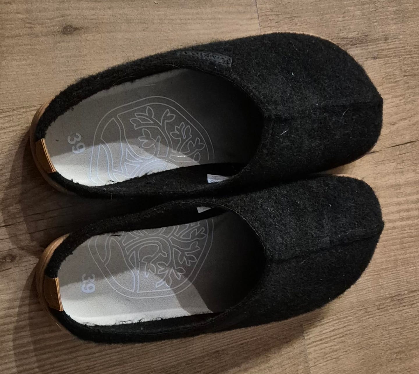 Customer photo review of Vaistoa Toive | Felt Barefoot Slippers