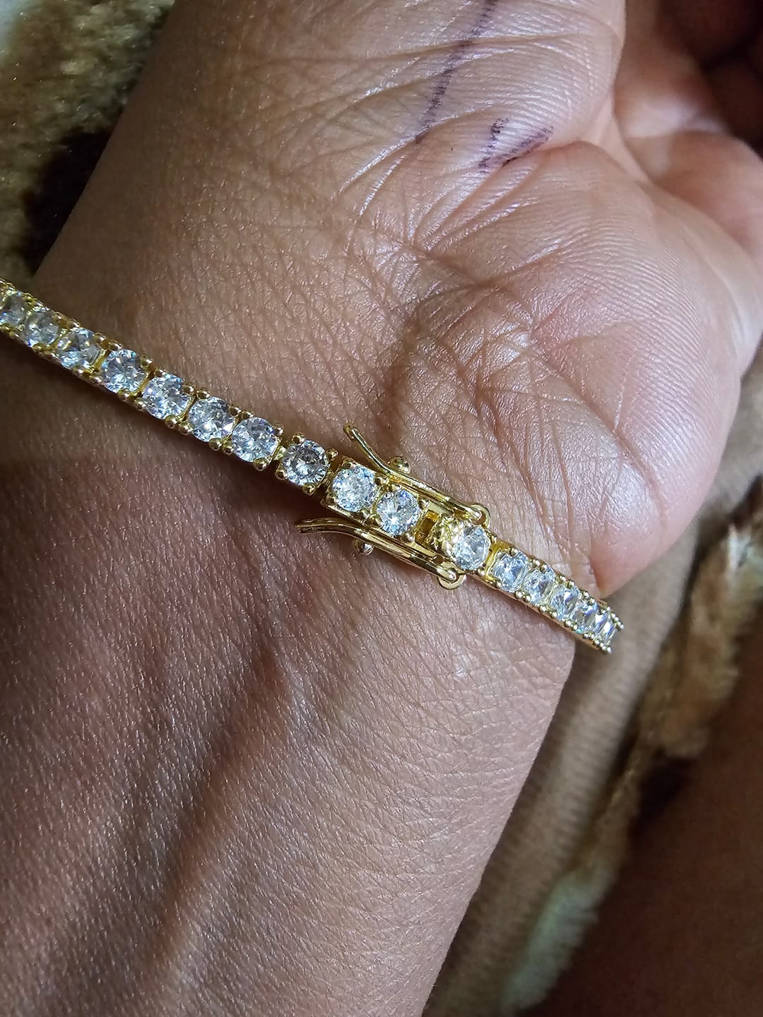 Customer photo review of Luxury Tennis Bracelet I AAA Grade Cubic Zirconia