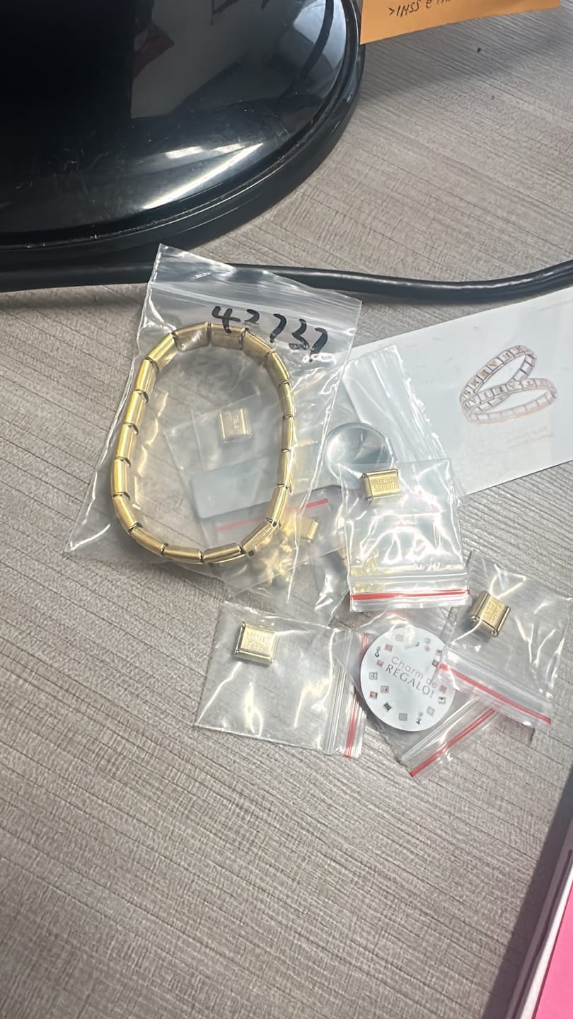 Customer photo review of Charm Huella